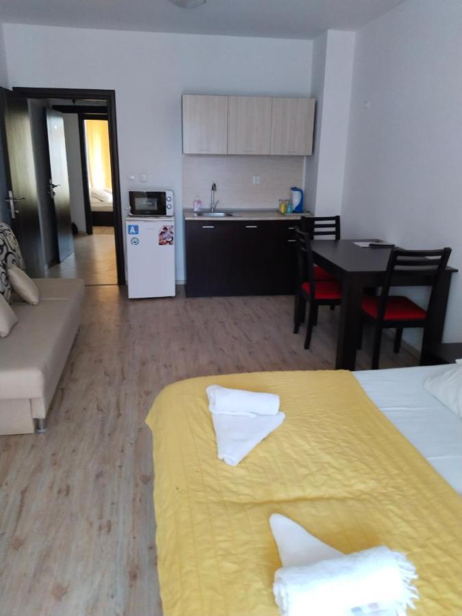 Appartement Apartament Janet à Pomorie Extérieur photo